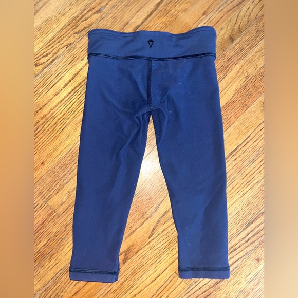 Ivivva tank and capri leggings - Picture 4 of 4